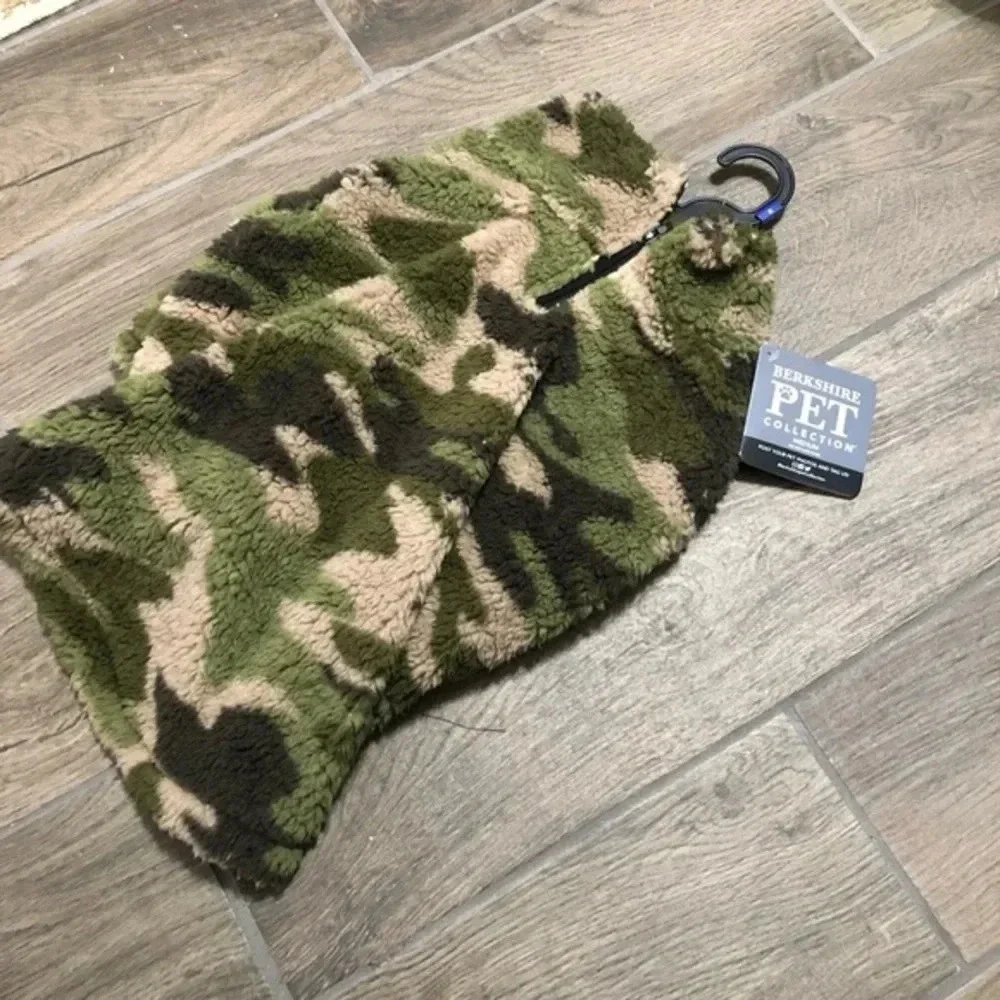 NWT Dog camo sweater Sz medium